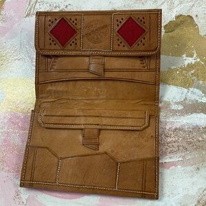 Vintage Portuguese 1990’s Unisex Tooled Bifold Leather Wallet